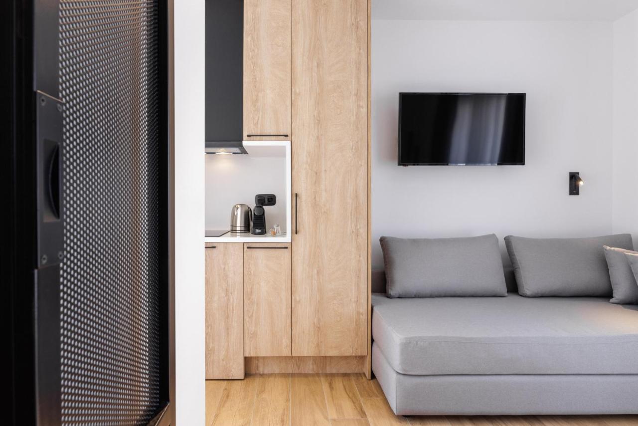 Kentro Luxury Suites Hanioti Exteriör bild
